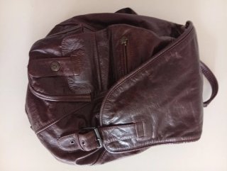 Mochila de cuero artesanal argentina