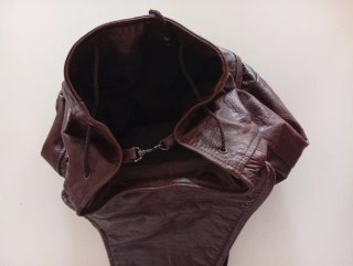 Mochila de cuero artesanal argentina