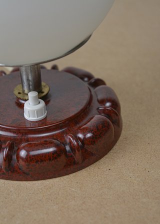 Lámpara baquelita y globo Art Dèco. 50s