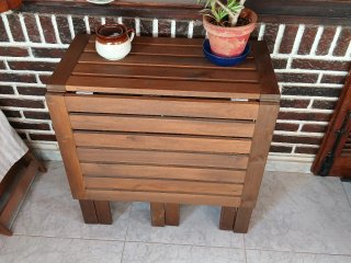Mesa de madera Teka y 5 sillas a juego
