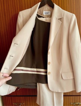 Traje de chaqueta beige