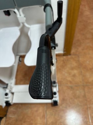 Silla de transferencia con elevador como nueva