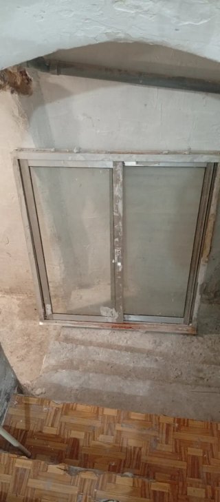Ventana corredera de cristal y metal