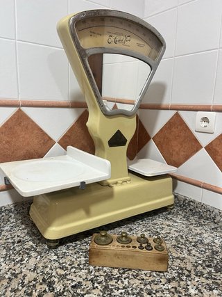 Balanza antigua E. Castellet 20 kg