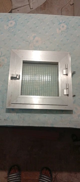 Ventana de metal y cristal
