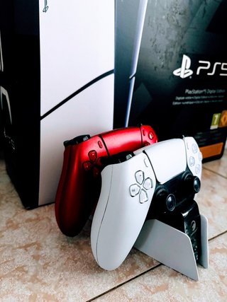 PS5 Digital + 2 Mandos + Caja (Factura y garantia)