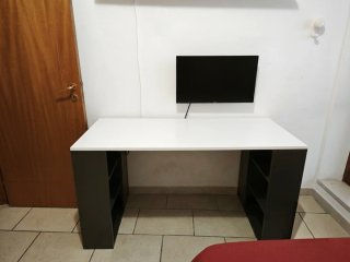 Scrivania 140x60 cm