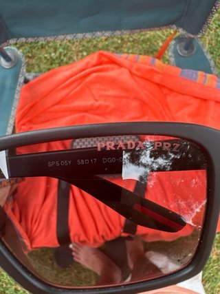 Gafas Prada Línea Roja Negra