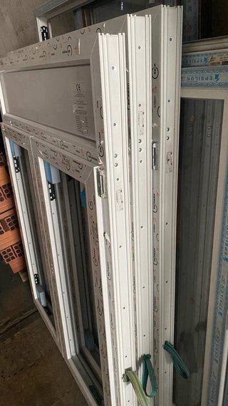 Ventanas PVC nuevas. Con registro.