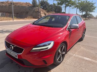 volvo v40