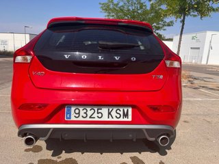 volvo v40