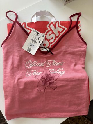 Camiseta tirantes Bershka rosa talla L
