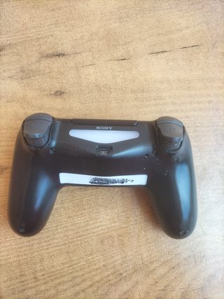 PS4 Negra + Mando