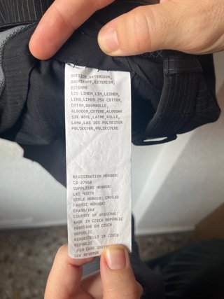 Traje de caballero gris oscuro