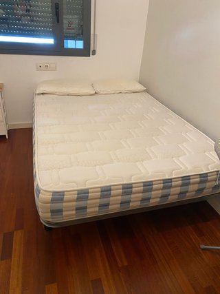 Pack dormitorio, somier + colchón 1,30 m + mesita