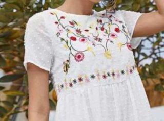 VESTIDO MANGA CORTA CON BORDADOS MULTICOLORES