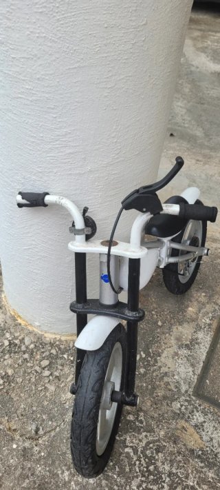 Bicicleta de equilibrio infantil