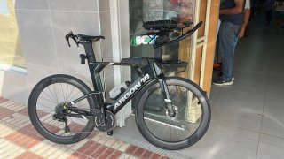 Portabidón BTA doble + soporte GPS triatlón