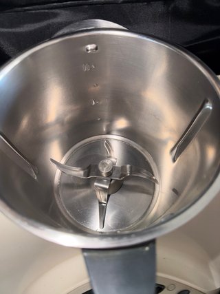 Thermomix TM31 con funda y accesorios