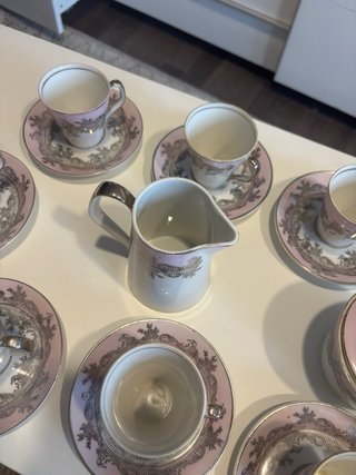 Juego de té/café con dos  jarras y azucarero (11)