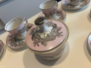Juego de té/café con dos  jarras y azucarero (11)