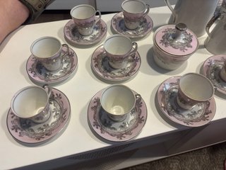 Juego de té/café con dos  jarras y azucarero (11)