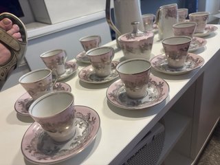 Juego de té/café con dos  jarras y azucarero (11)