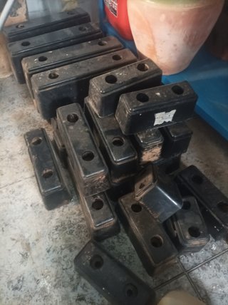 Bloques de goma negros para remolque