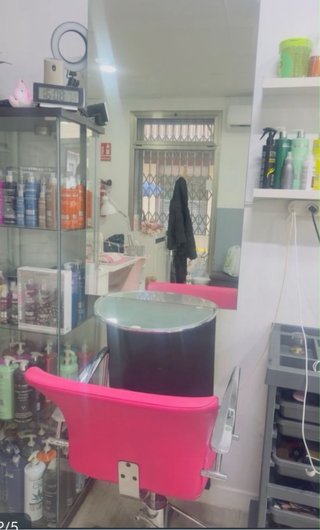 Lava cabeza 30€  Mostrador 30€ Espejos y silla30€