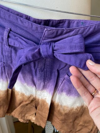Bermudas mujer tie-dye en morado y marrón