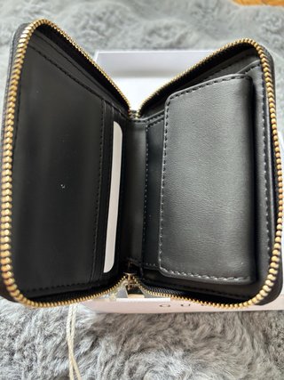 Cartera Guess Negra Cremallera Triángulo