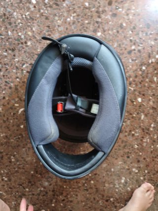 Casco de moto negro + 1 de regalo