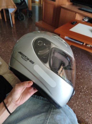 Casco de moto negro + 1 de regalo