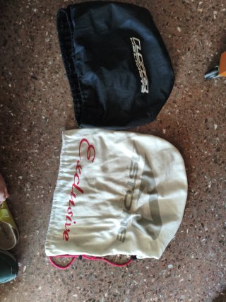 Casco de moto negro + 1 de regalo