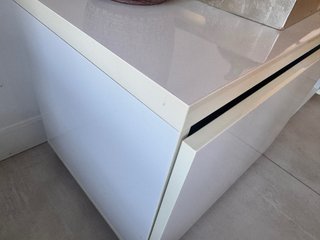 Mesa de centro salón madera y plástico