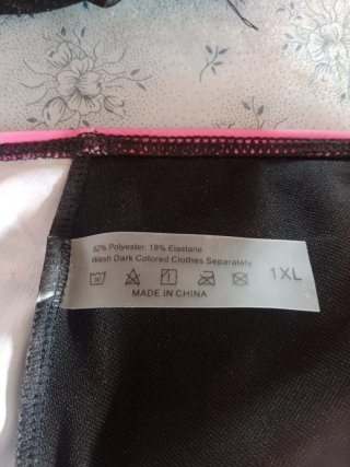 Bikini negro y rosa flores