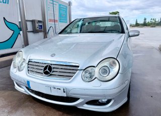 Mercedes-Benz Clase C 2005