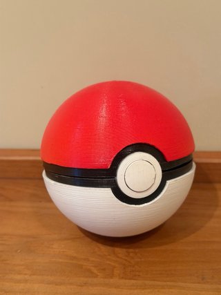 Réplica de Poké Bola 3D Impressa com Suporte