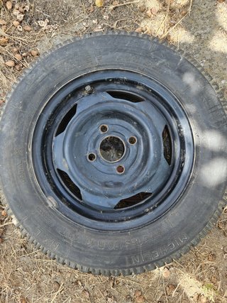 Rueda Michelin 165/70 R13