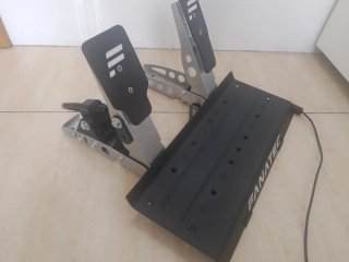 Pack Simracing Fanatec: Base, Pedales y Aro F1