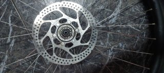 Rueda MTB 26 Completa Disco Shimano