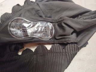 Bikini negro con perlas