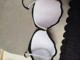 Bikini negro con perlas