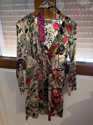 Vestido raso  estampado floral elegante mujer