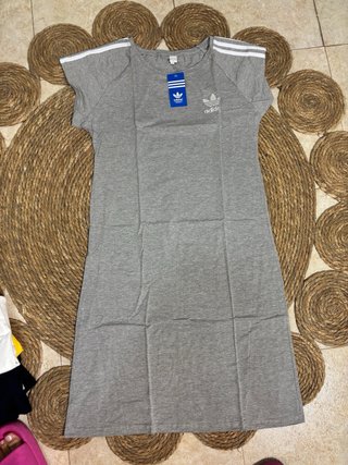Vestido Adidas Gris tengo tallas disponibles