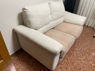 Sofá 2 plazas beige 1,55x0,95m