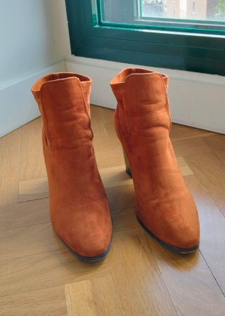 Botines ante tacón camel