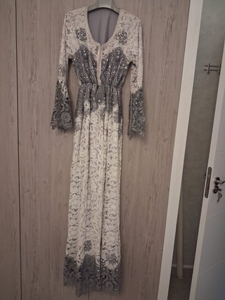 Kaftán largo encaje gris y blanco
