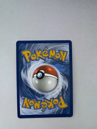 Carta Pokémon Pikachu y Zekrom GX Relevos