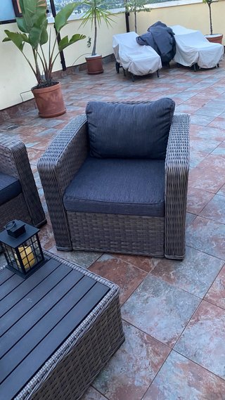 Sofá y sillones de jardín trenzados